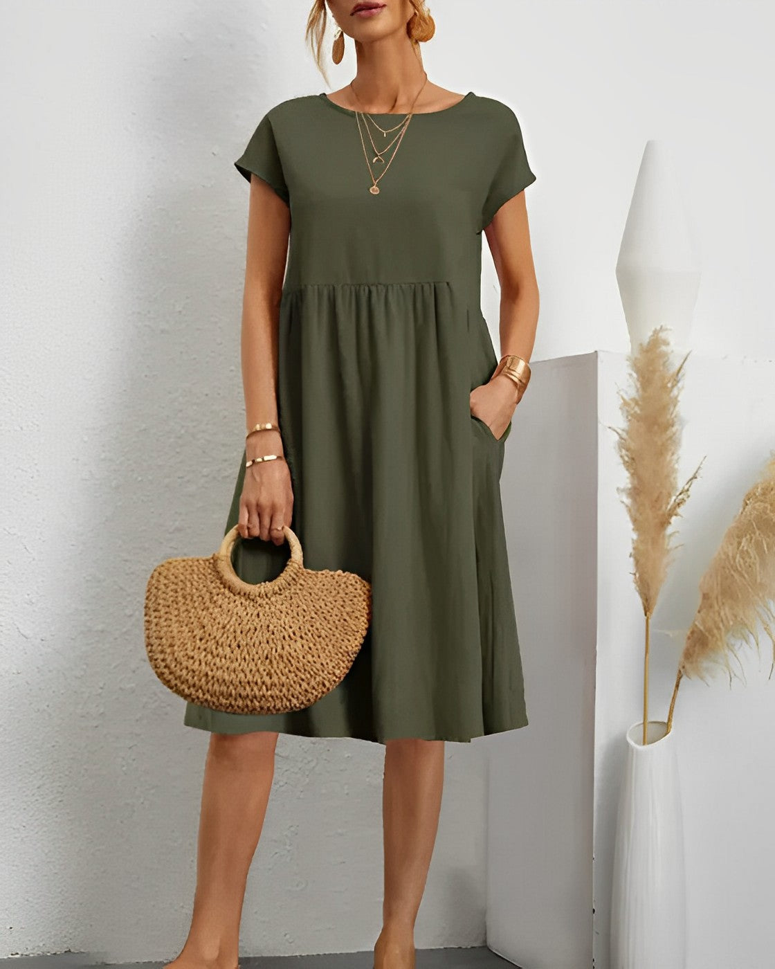 Women's loose fit midi dress short sleeves round neck casual style with practical pockets