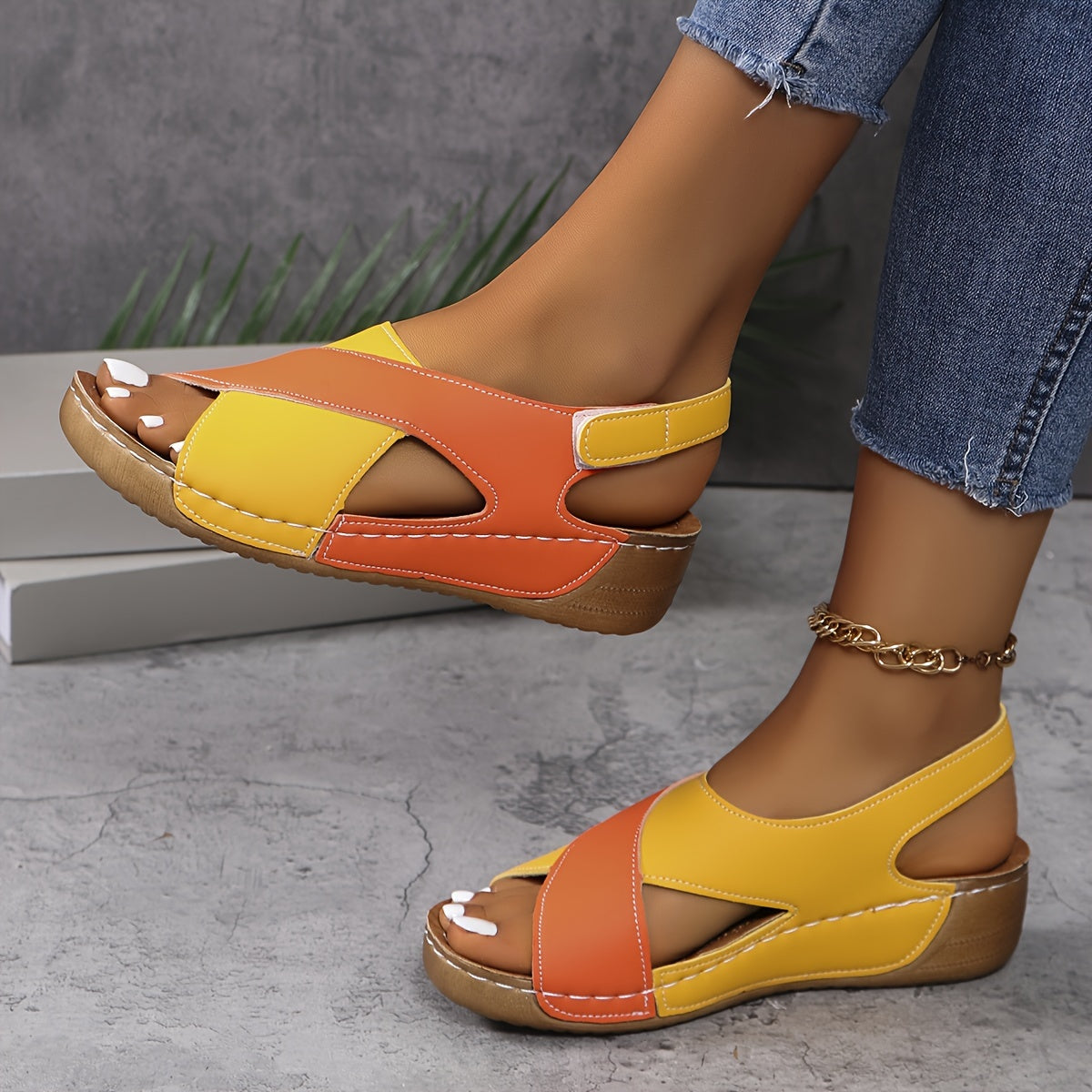 Women's adjustable sandals with cushioned insole, flexible sole, and secure straps for all-day comfort