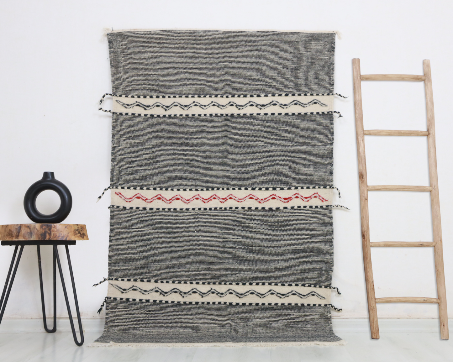 Issid Moroccan Kilim Rug 3'3" x 5'2" - Wavlynn