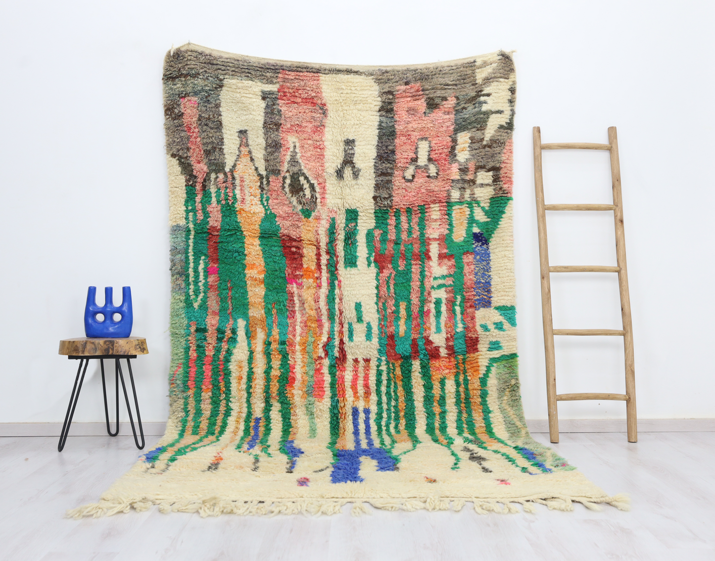 Furisa Moroccan Rug 5'5" x 9'3" - Wavlynn