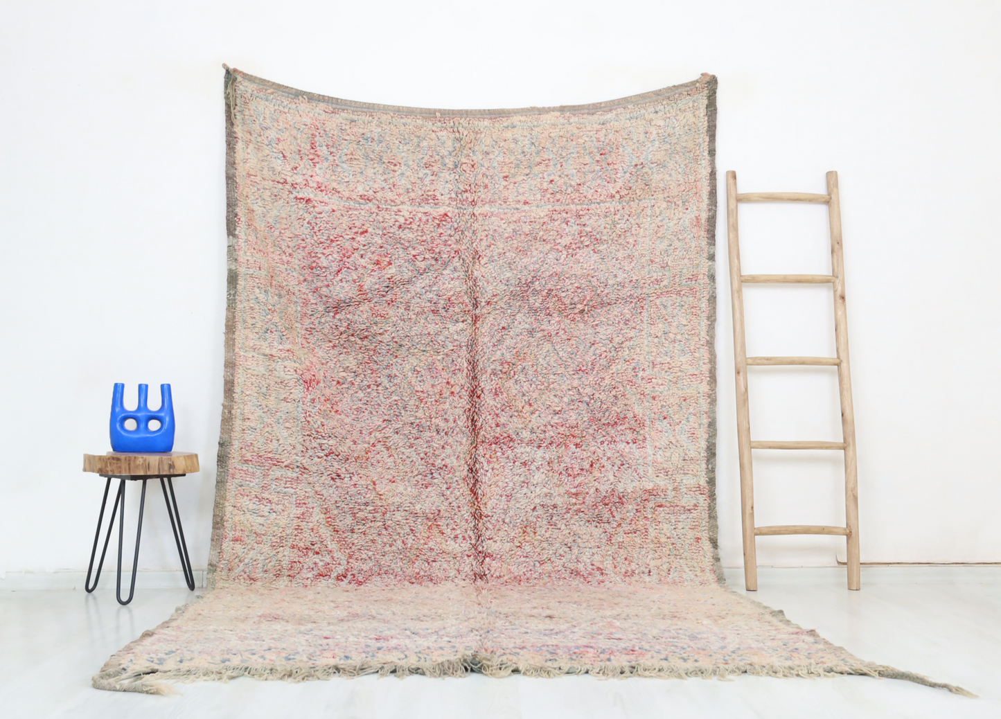 Thilelli Vintage Moroccan Rug 5'9" x10'2" - Wavlynn