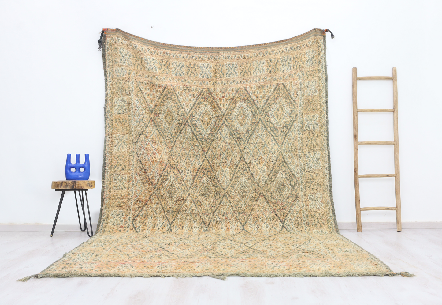 Naytas Vintage Moroccan Rug 7'0" x10'5" - Wavlynn