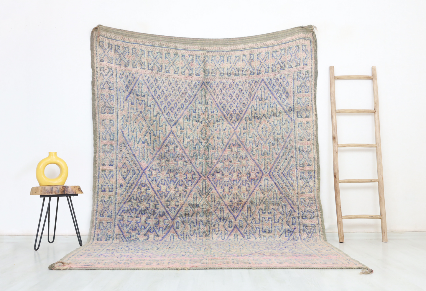 Tawurt Vintage Moroccan Rug 6'6" x9'2" - Wavlynn