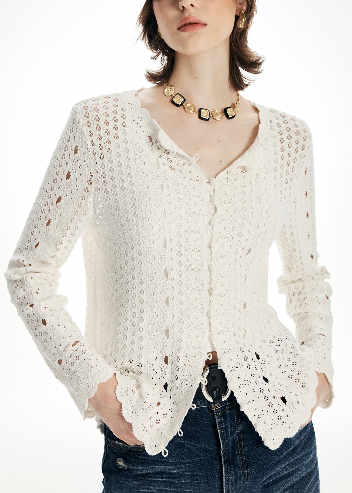 Élégant cardigan beige à col rond et ajouré en tricot pour l'automne - Wavlynn