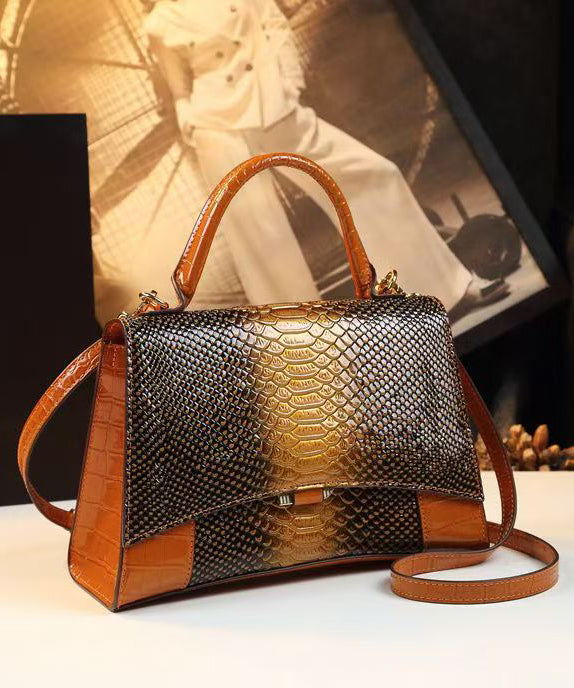 Sac Fourre-tout Furla En Cuir Gaufré Marron - Taille Medium, Italie, Occasion Bon état Avec éraflures