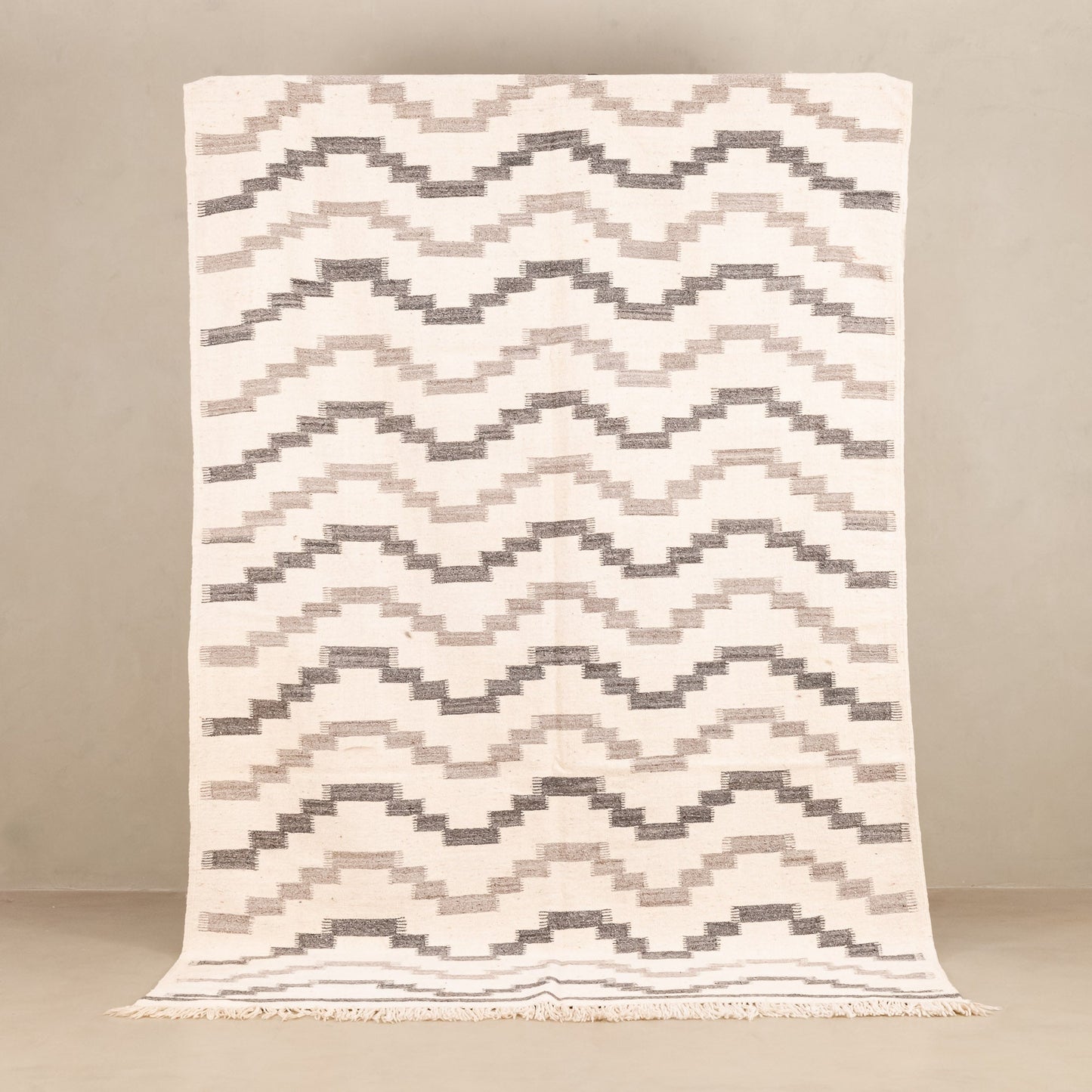 Sanabil - taznakht kilim rug - Wavlynn