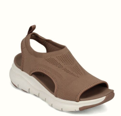 Women's Nell sandals in elegant minimalist design with cushioned sole for effortless everyday comfort