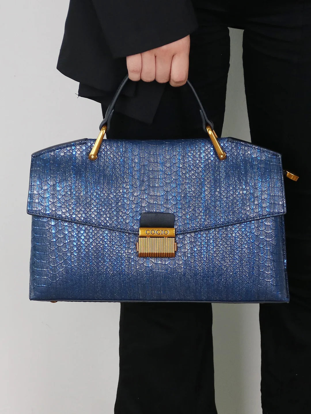 Embossed Snake-Print Bag - Wavlynn
