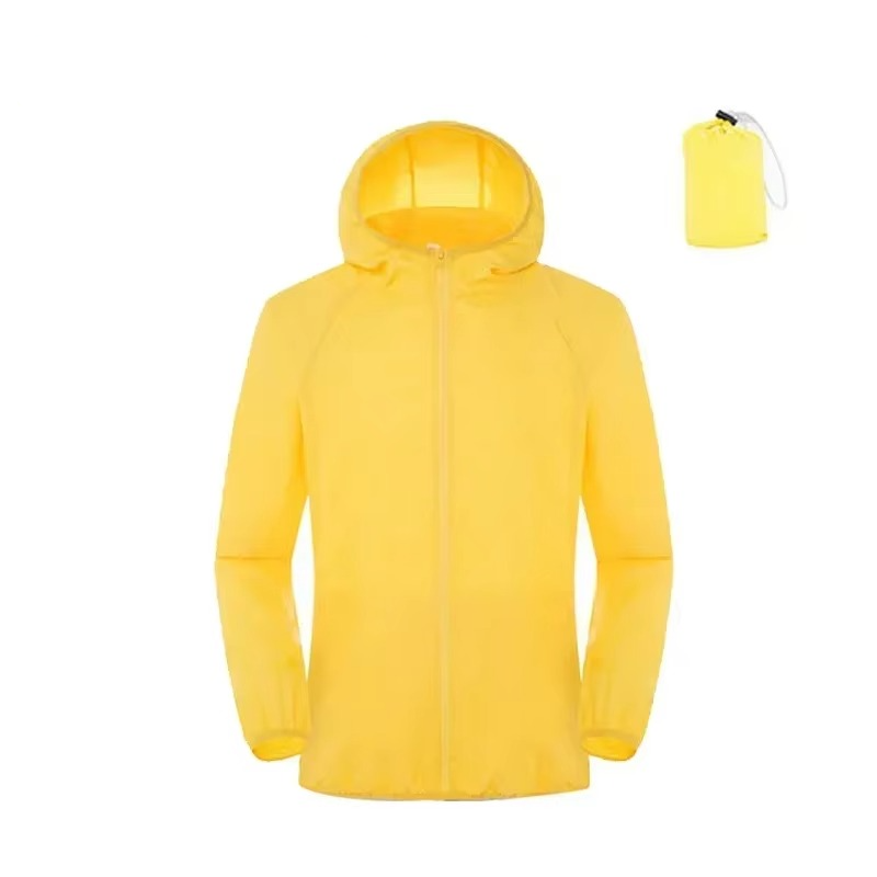 Lightweight waterproof windbreaker raincoat for men and women, packable hiking shell with water-repellent fabric