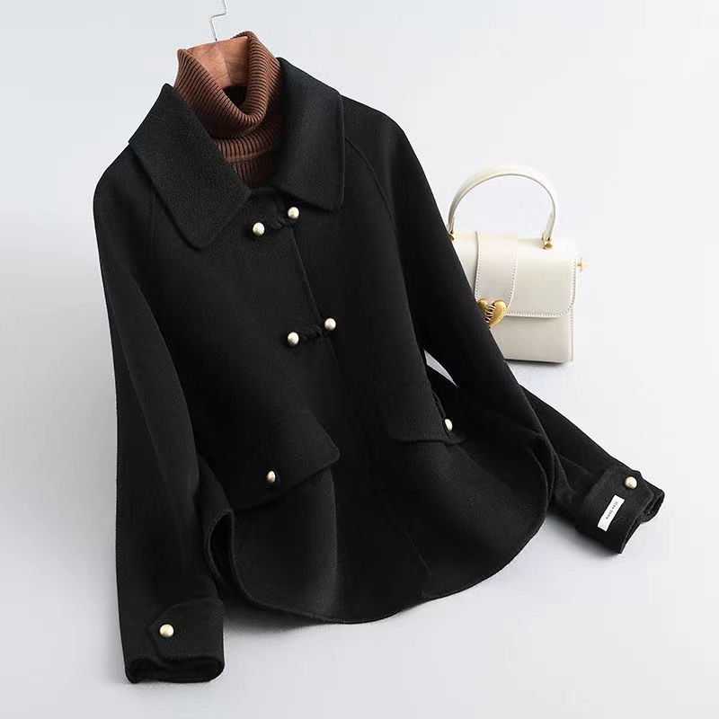 Lea women's camel wool tailored coat lightweight elegant silhouette all-season warmth
