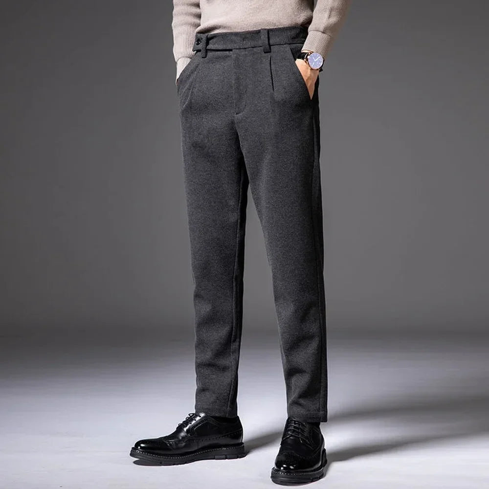 Azen casual pants in neutral tone, relaxed fit, smooth soft fabric for effortless everyday comfort