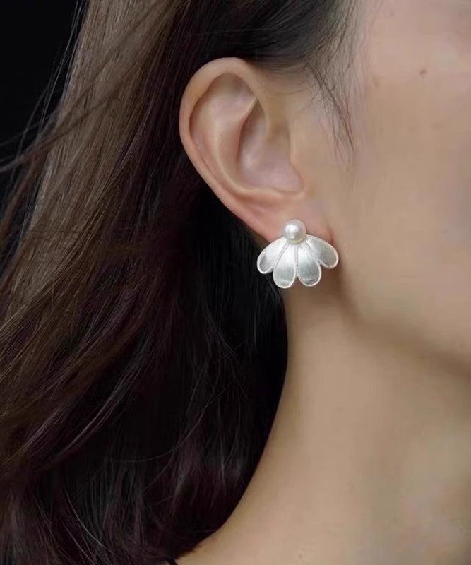 Boucles d'oreilles à tige en argent sterling blanc et perles en forme de pétales - Wavlynn