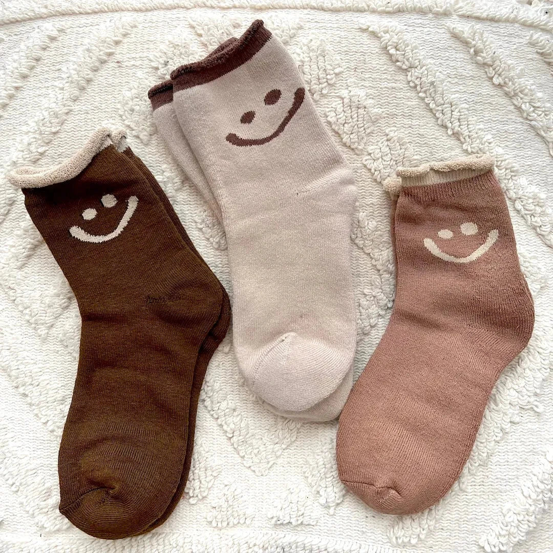 Women's white ankle socks with embroidered smiley face, ultra-soft plush cotton blend one size