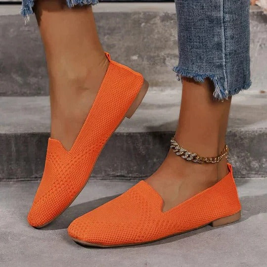 Women's low-top lace-up casual shoes with stitch-detailed upper, padded collar, everyday comfort fit