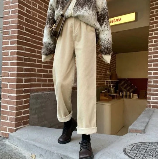 Women's casual relaxed-fit trousers in neutral tone with smooth silhouette for everyday versatile wear