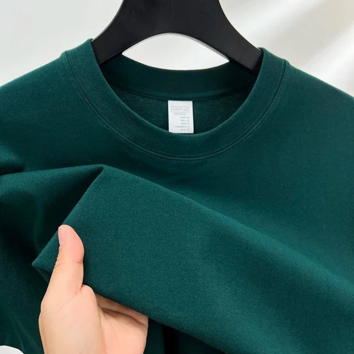 Men's classic crewneck t-shirt relaxed straight-cut fit minimalist round neckline everyday essential