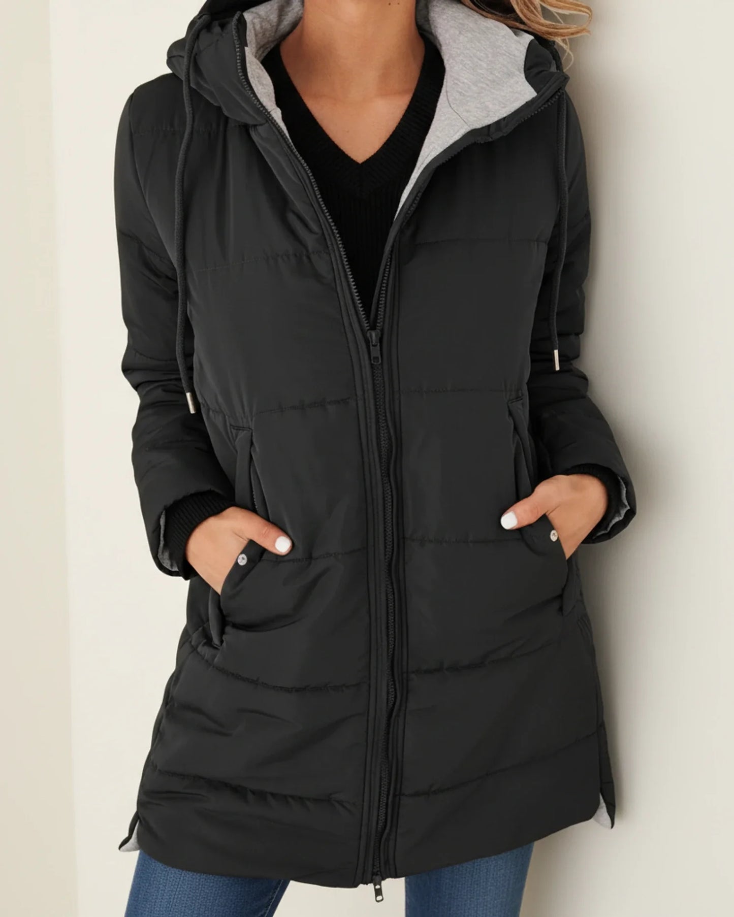 Women's mid-length quilted puffer jacket with hood, zip-up warm winter coat for city style