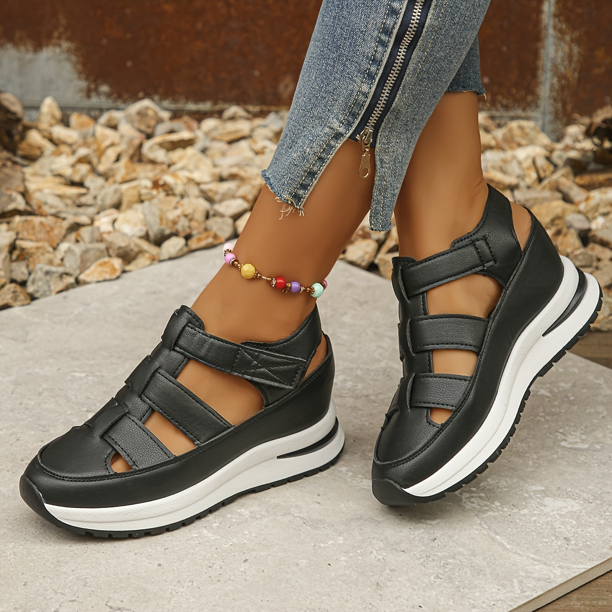 Women's black platform adjustable sandals with cushioned insole and sporty straps