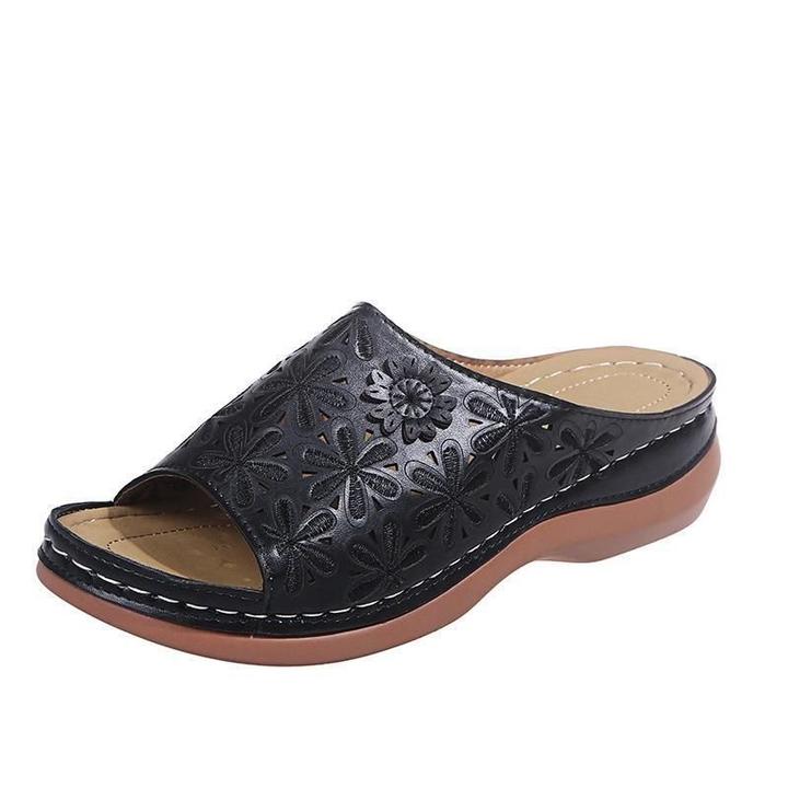 Vanilla women's comfort flat sandals in neutral cushioned walking style with vintage retro comfort support detailing