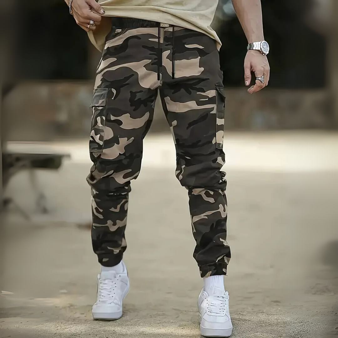 Men's camouflage cargo pants relaxed fit with multiple functional pockets for outdoor wear