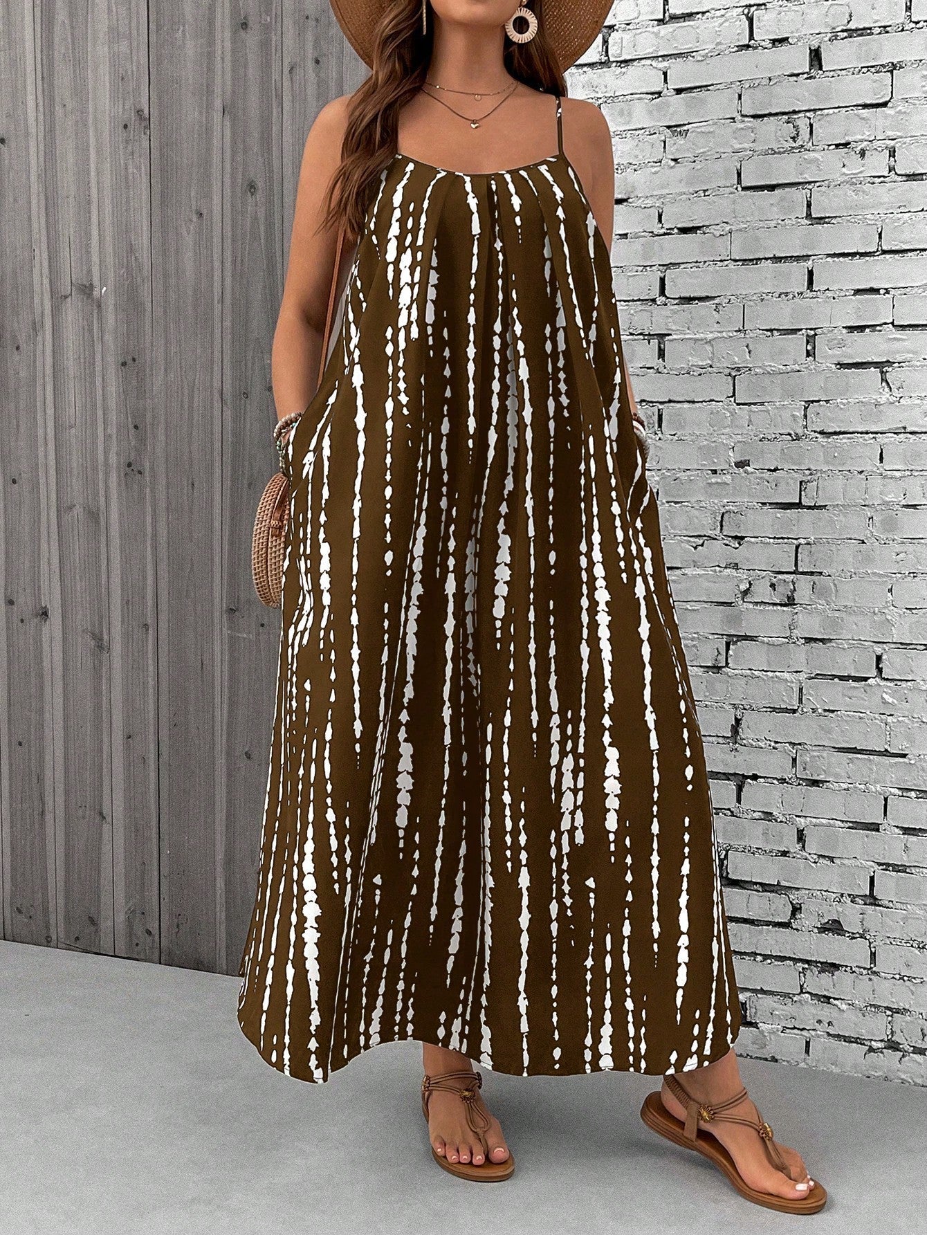 Paisley plus size boho maxi dress in tropical print, loose flowy silhouette flattering curves