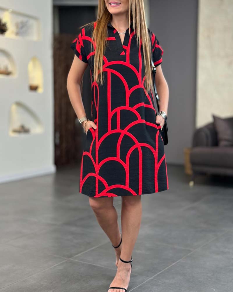 Elegant midi dress with short sleeves, refined flap detailing for a feminine and timeless everyday style