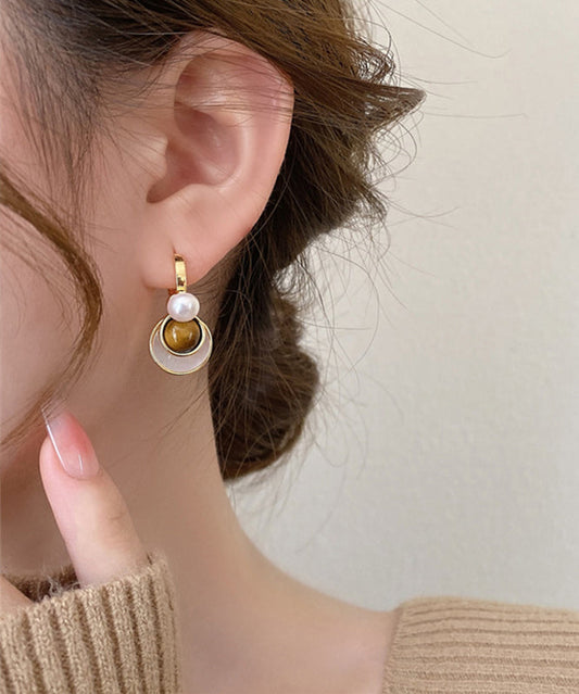 Boucles d'oreilles créoles en verre et pierre œil de tigre surdorée en cuivre marron (2025) - Wavlynn