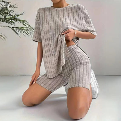 Ribbed crew neck t-shirt and cropped leggings two-piece set with drop shoulders in neutral tone