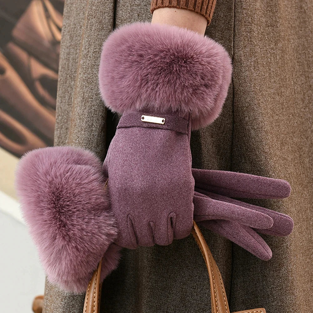 Solid fitted wrist-length gloves with elegant fur cuff detail, versatile cool-weather accessory