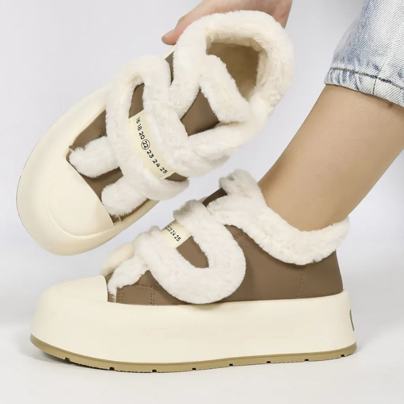 Mont Lofure slip-on shoes with fleece lining and strap detailing for warm everyday comfort