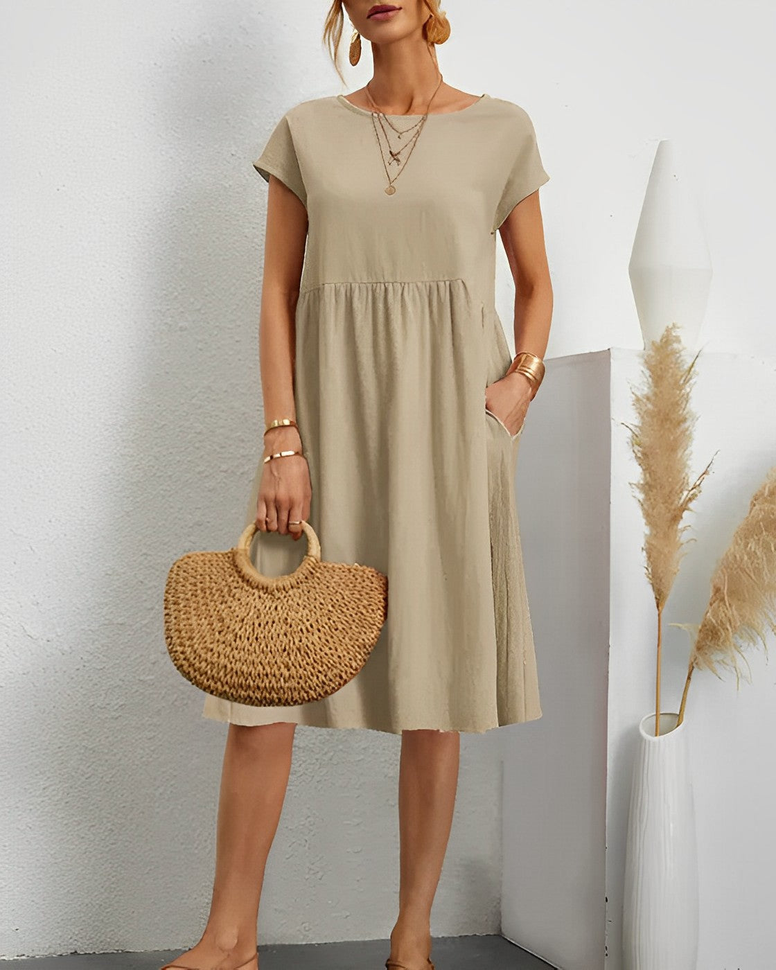 Women's loose fit midi dress short sleeves round neck casual style with practical pockets