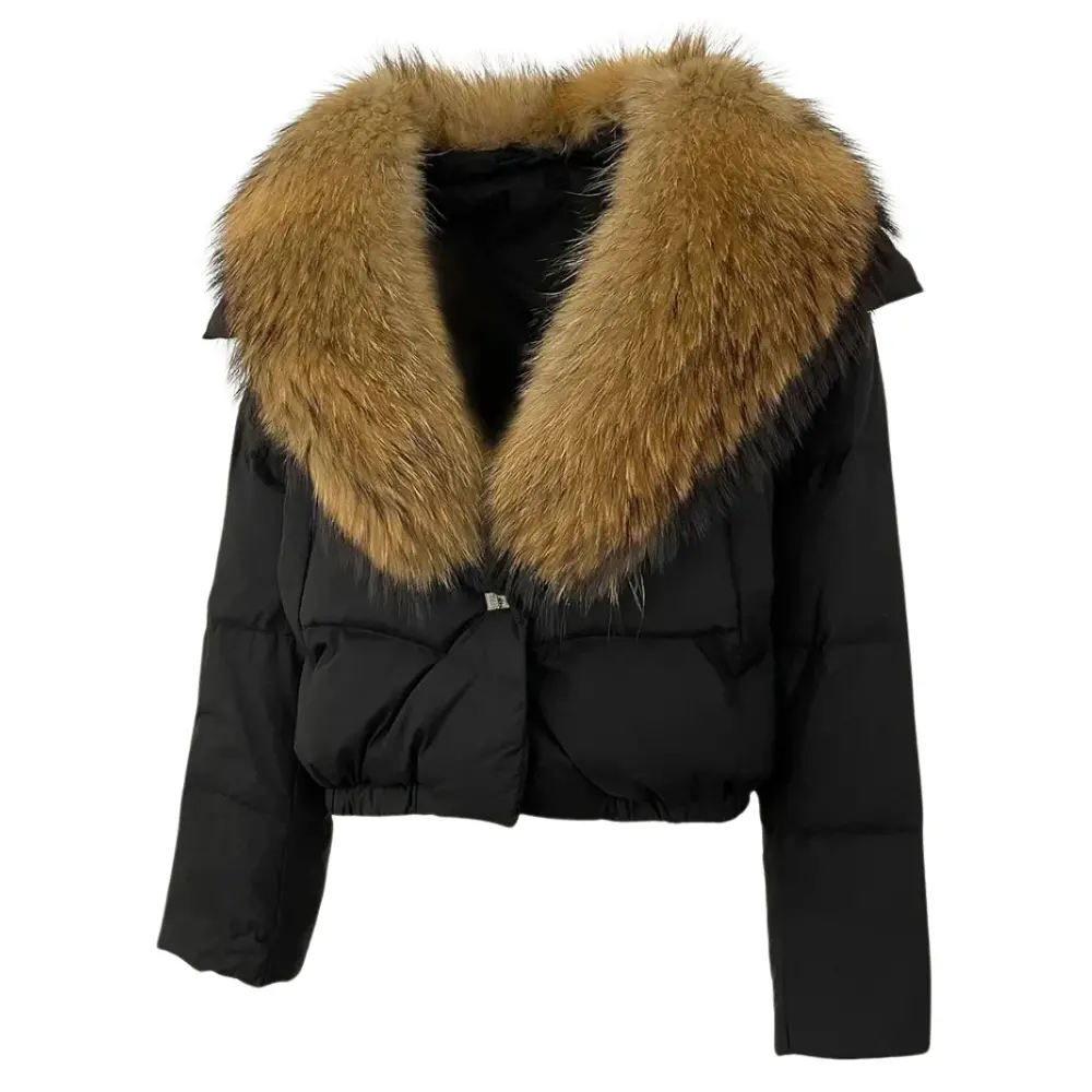 Women's cropped cinched puffer jacket with detachable faux fur collar, insulated winter style