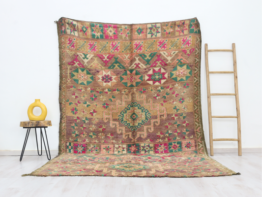 Tazrart Vintage Moroccan Rug 6'4" x9'2" - Wavlynn