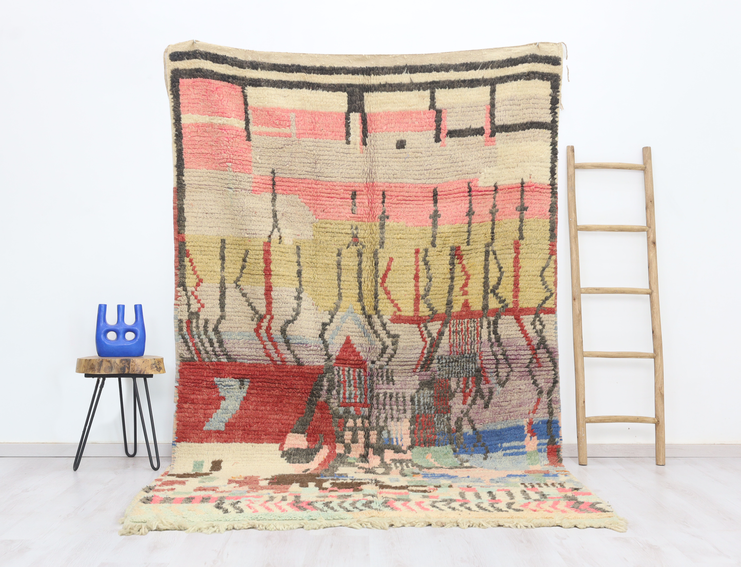 Ifassen Moroccan Rug 5'7" x 9'2" - Wavlynn