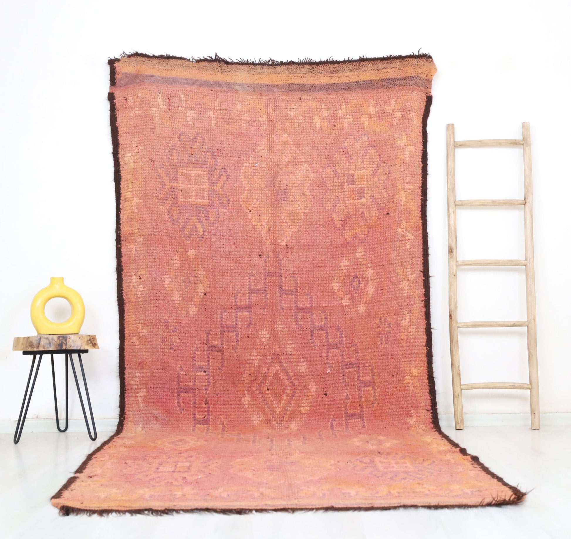 Fodi Vintage Moroccan Rug  4'9" x 10'8" - Wavlynn