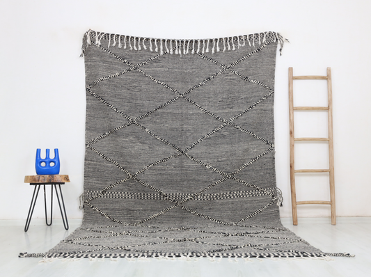 Amadsu  Moroccan Kilim Rug 6'0" x 10'3" - Wavlynn