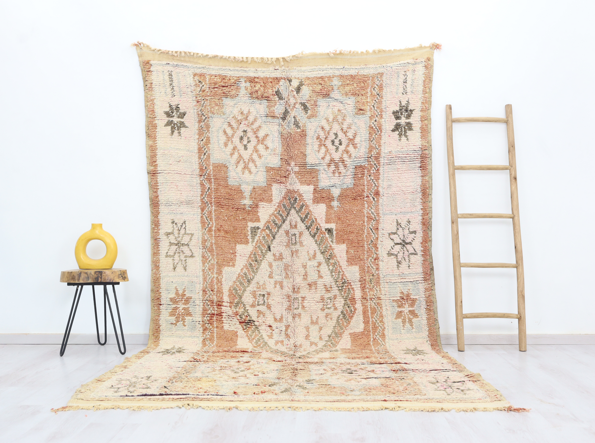 Ighodan Vintage Moroccan Rug 5'8" x10'2" - Wavlynn
