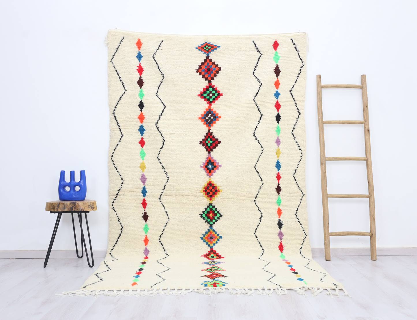 Guraya Moroccan Rug 5'4" x 8'8" - Wavlynn