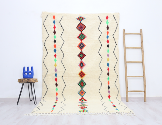 Guraya Moroccan Rug 5'4" x 8'8" - Wavlynn