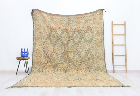 Naytas Vintage Moroccan Rug 7'0" x10'5" - Wavlynn