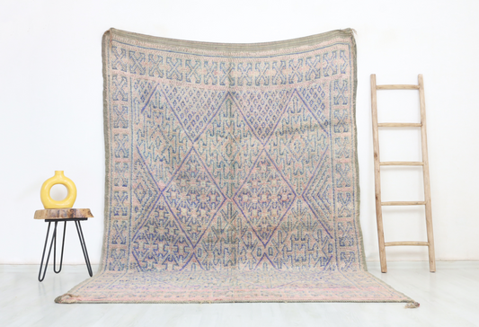 Tawurt Vintage Moroccan Rug  6'6" x9'2" - Wavlynn