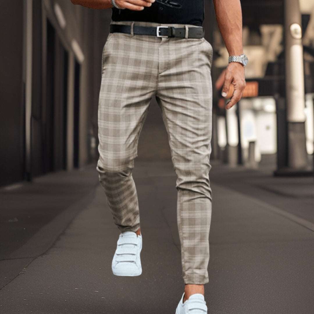 Men's slim fit chinos in checkered pattern, breathable blend fabric, tailored Nordic full-length silhouette