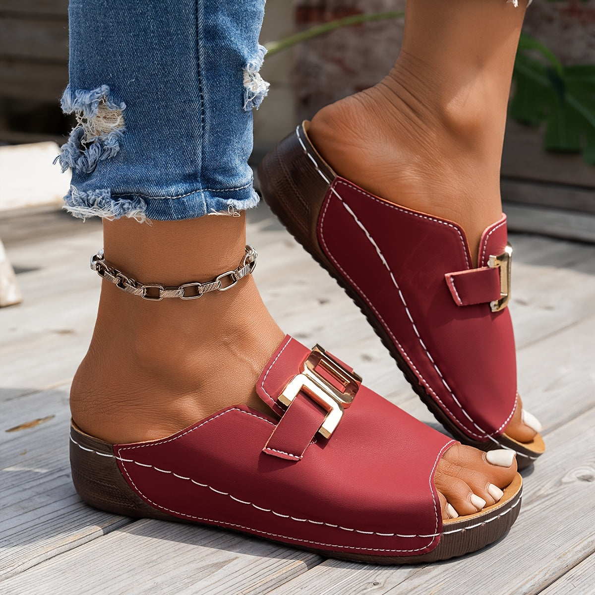 Nola women's sandals in neutral tones, modern slim silhouette with plush cushioned footbed