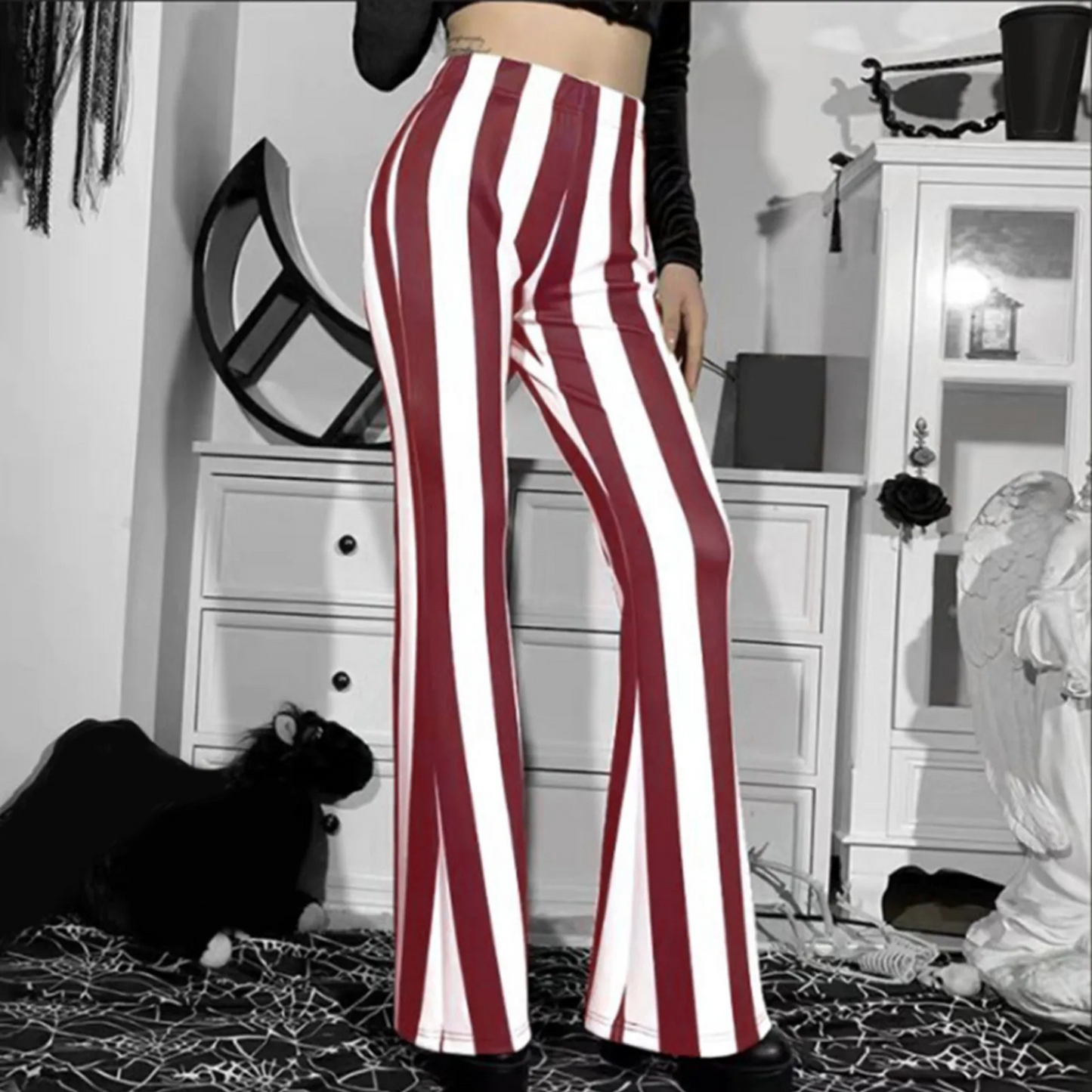 Women's high-waisted flared pants in vertical stripes pattern, stretch comfort fit fabric