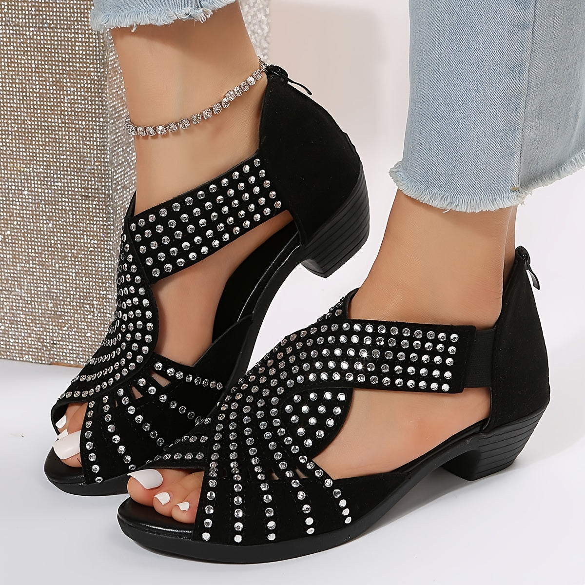 Women's adjustable sandals with shimmer detailing, cushioned sole, effortless elegant style