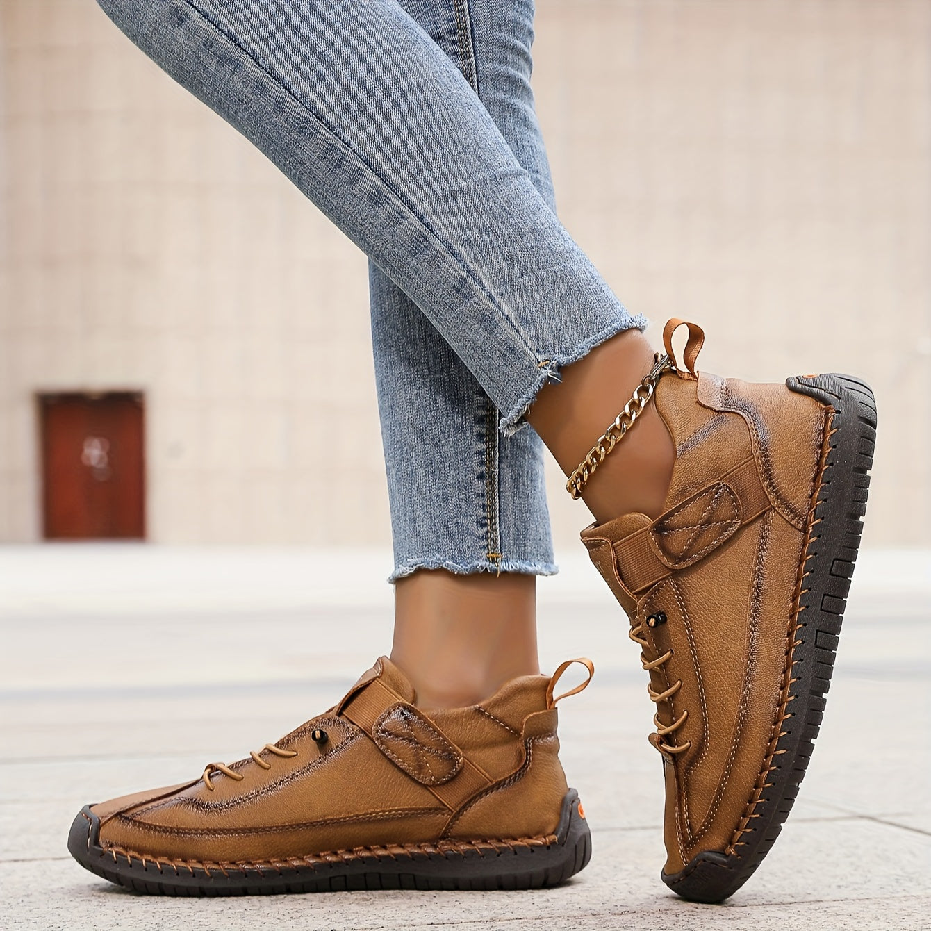 Renée comfort comfort sneakers in sleek modern design with superior comfort support for all-day wear