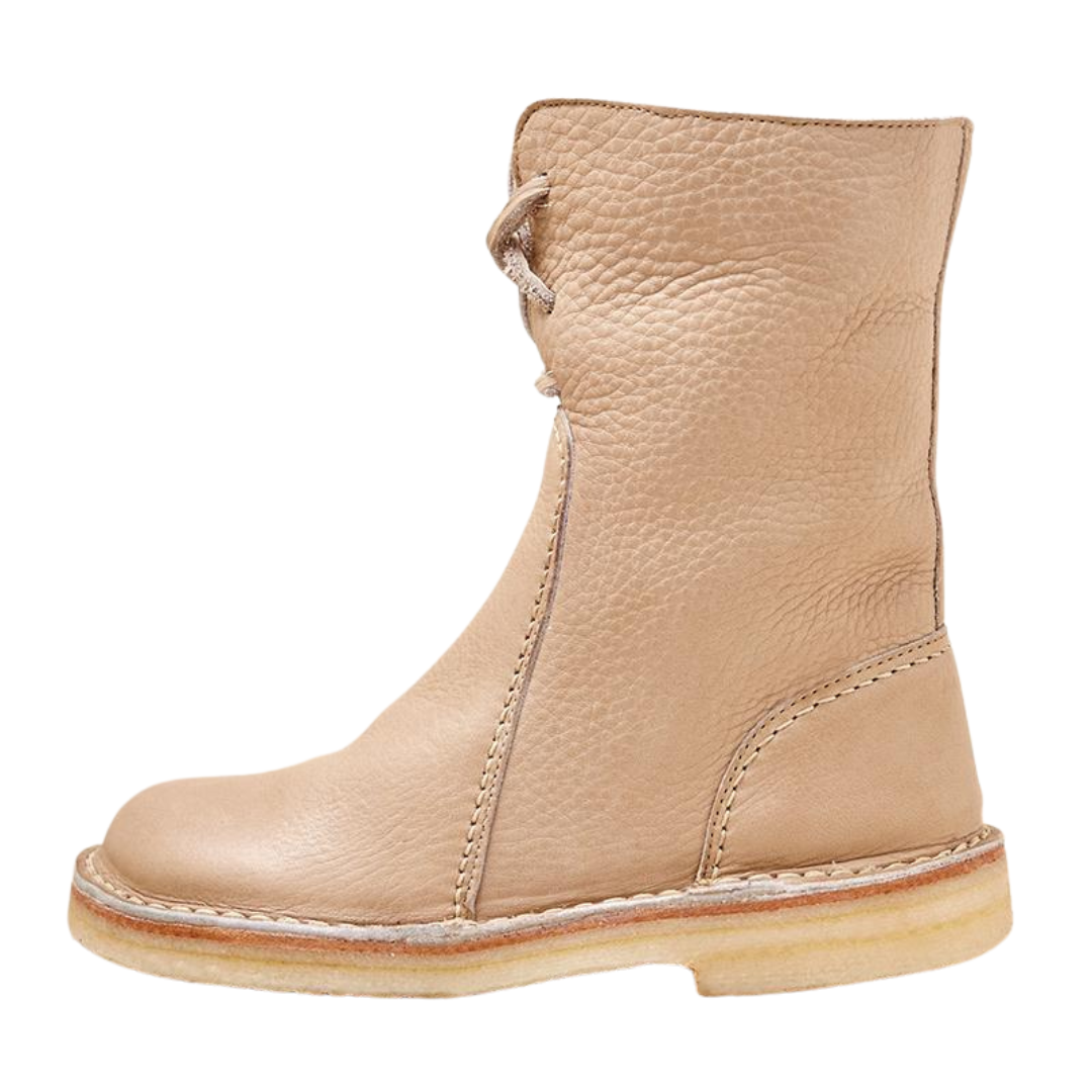Black waterproof insulated winter boots with heat-retaining lining for all-day warmth