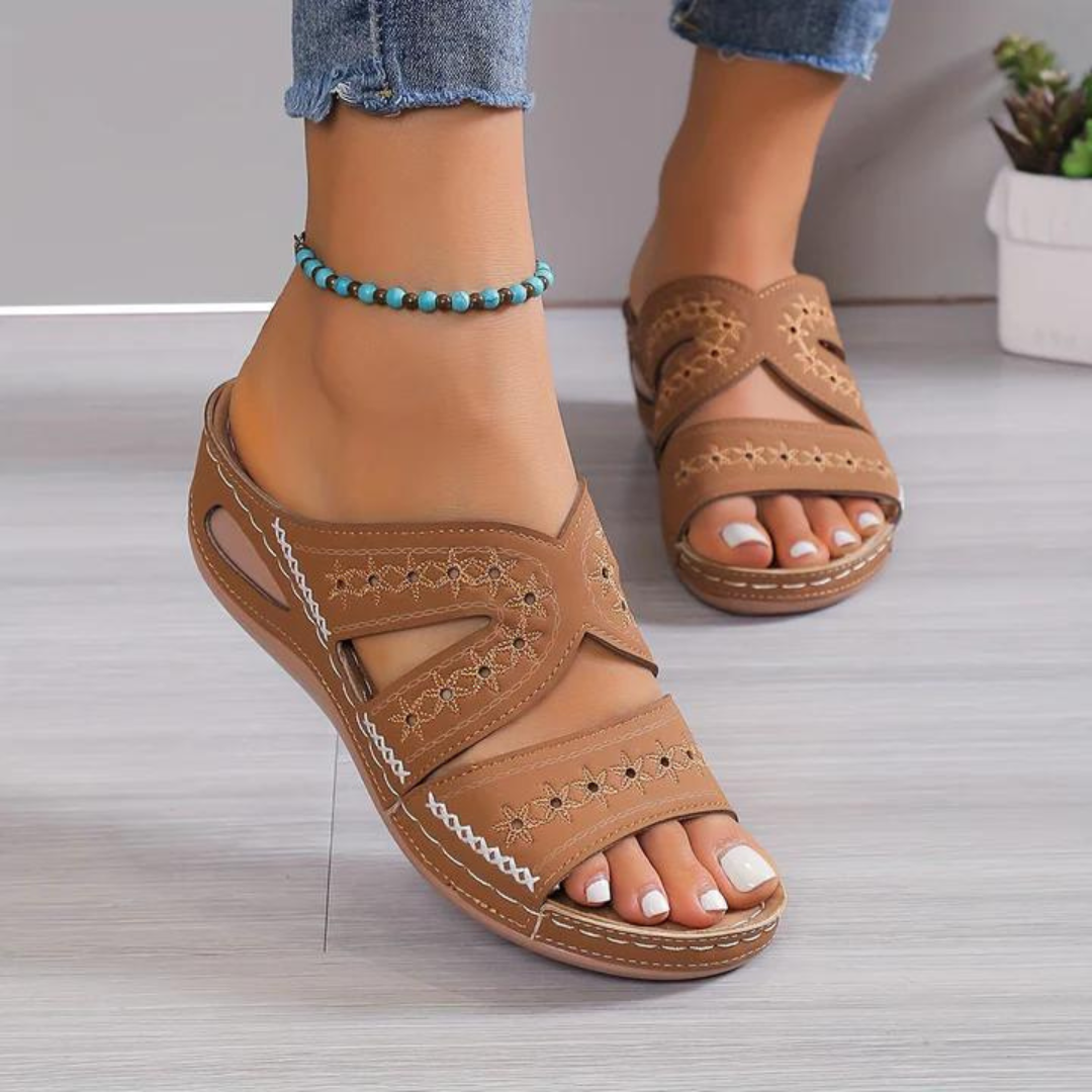 Women's comfort cushioned sandals with ergonomic comfort support and versatile everyday style