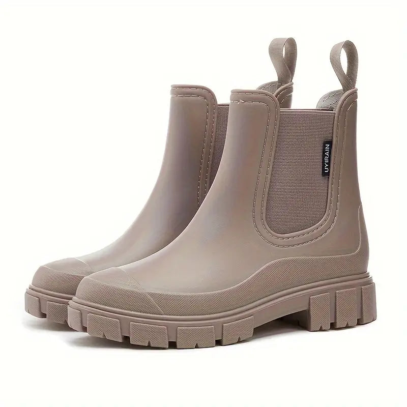 Women's waterproof slip-on Chelsea boots in classic black with elastic side panels