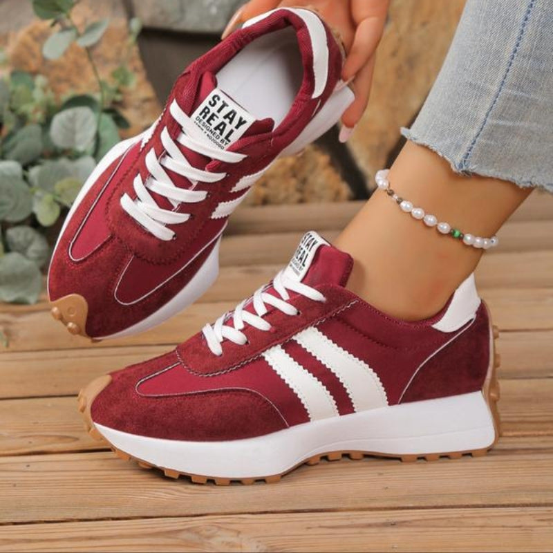 Women's retro platform sneakers lace-up chunky sole suede panels contrast white stripe gum rubber